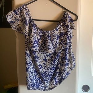 Flower pattern cold shoulder shirt